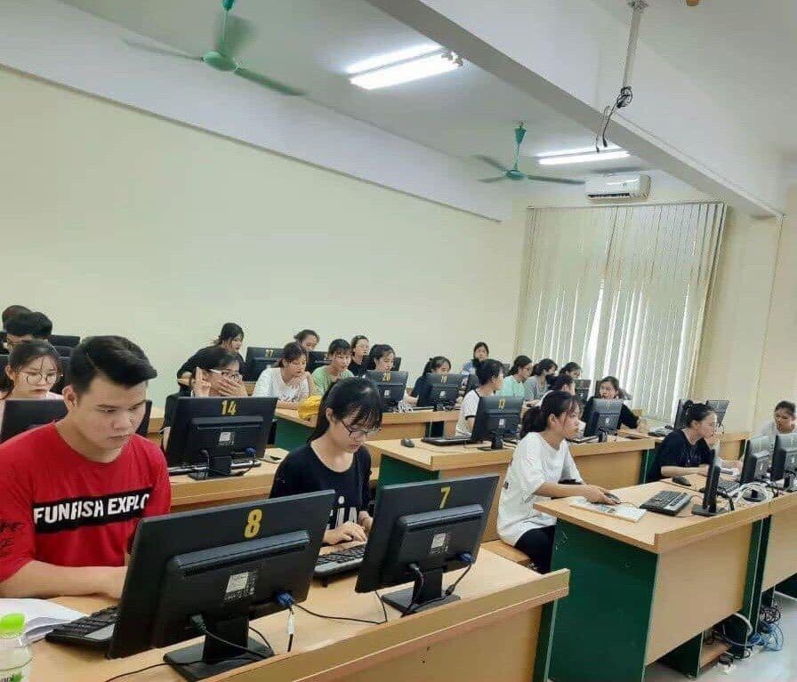 Trường Cao đẳng Ngoại ngữ và Công nghệ Việt Nam. ảnh 2