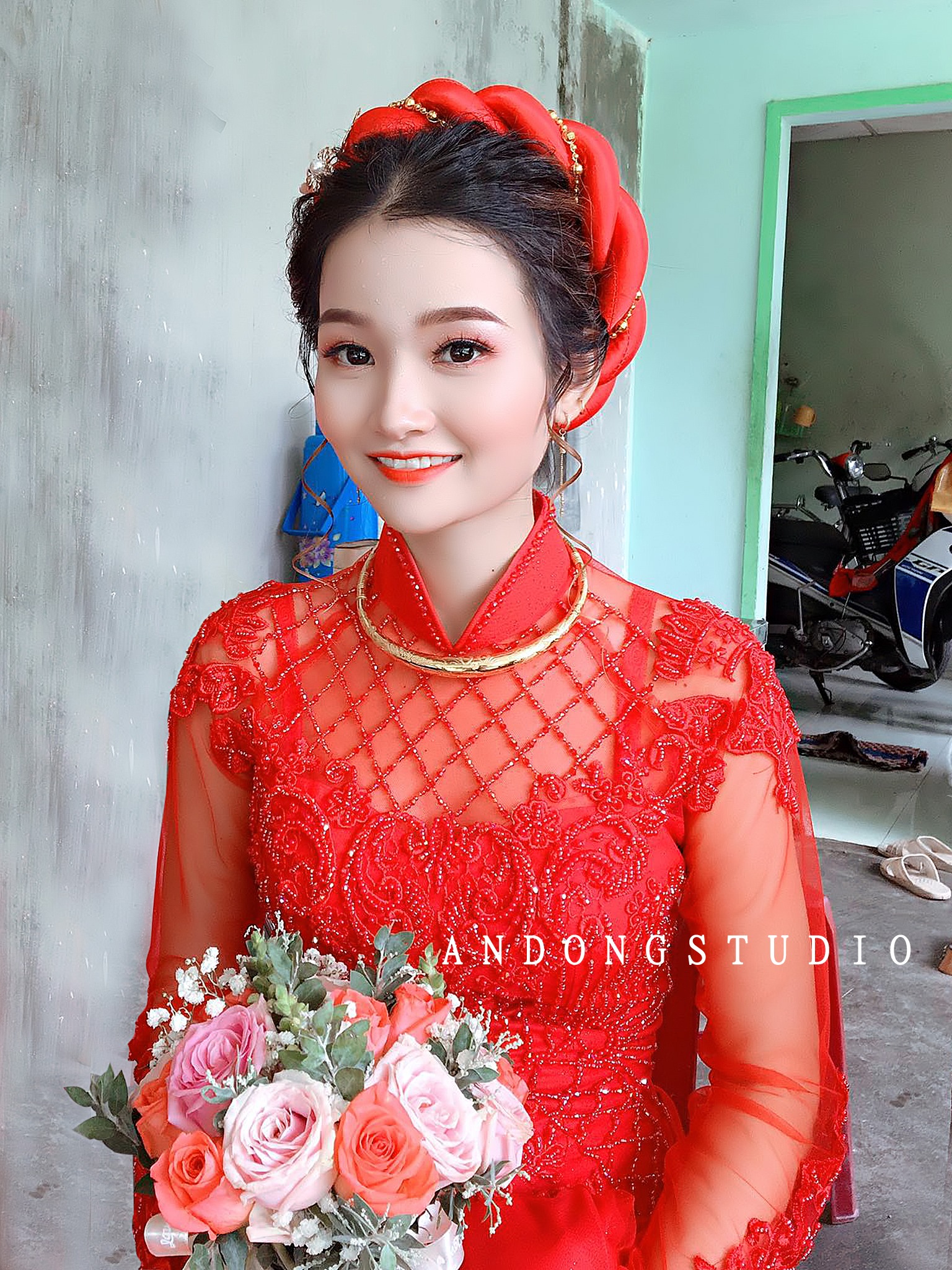 An Đông makeup ảnh 2