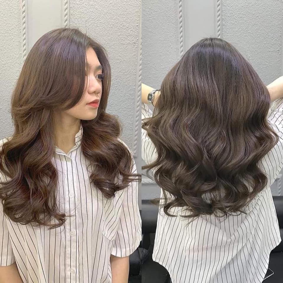 Để có một mái tóc đẹp, chúng ta cần tìm đến salon tóc đẹp quận Tân Phú. Với các dịch vụ tóc chuyên nghiệp, tinh tế và chất lượng cao, các stylist sẽ giúp bạn trải nghiệm một phong cách tuyệt vời. Xem ảnh để có thêm sự lựa chọn cho kiểu tóc của bạn.