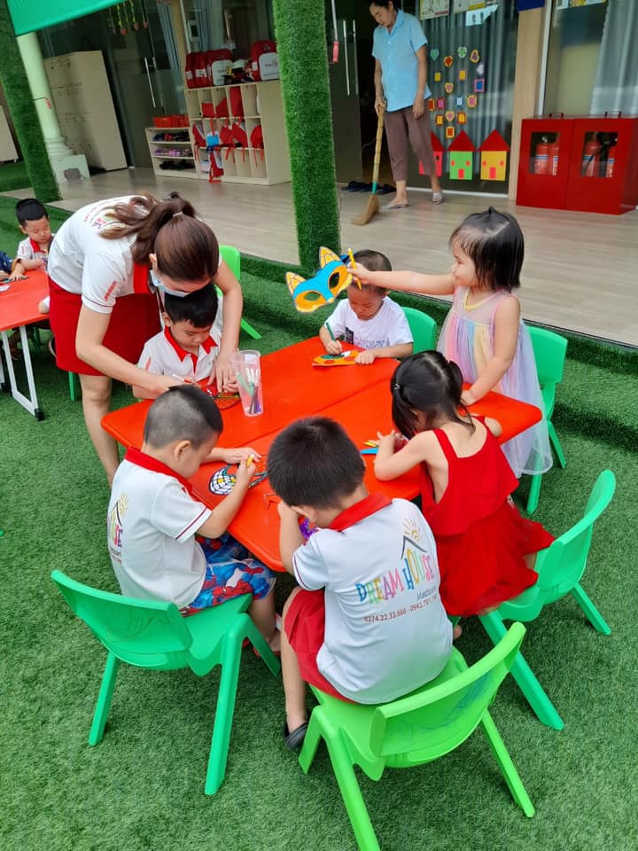 Mầm non DREAM HOUSE Montessori Dĩ An ảnh 2