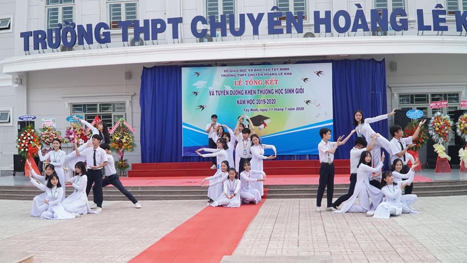 Trường THPT Chuyên Hoàng Lê Kha ảnh 2