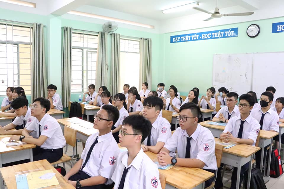 Trường THPT Phú Nhuận ảnh 2