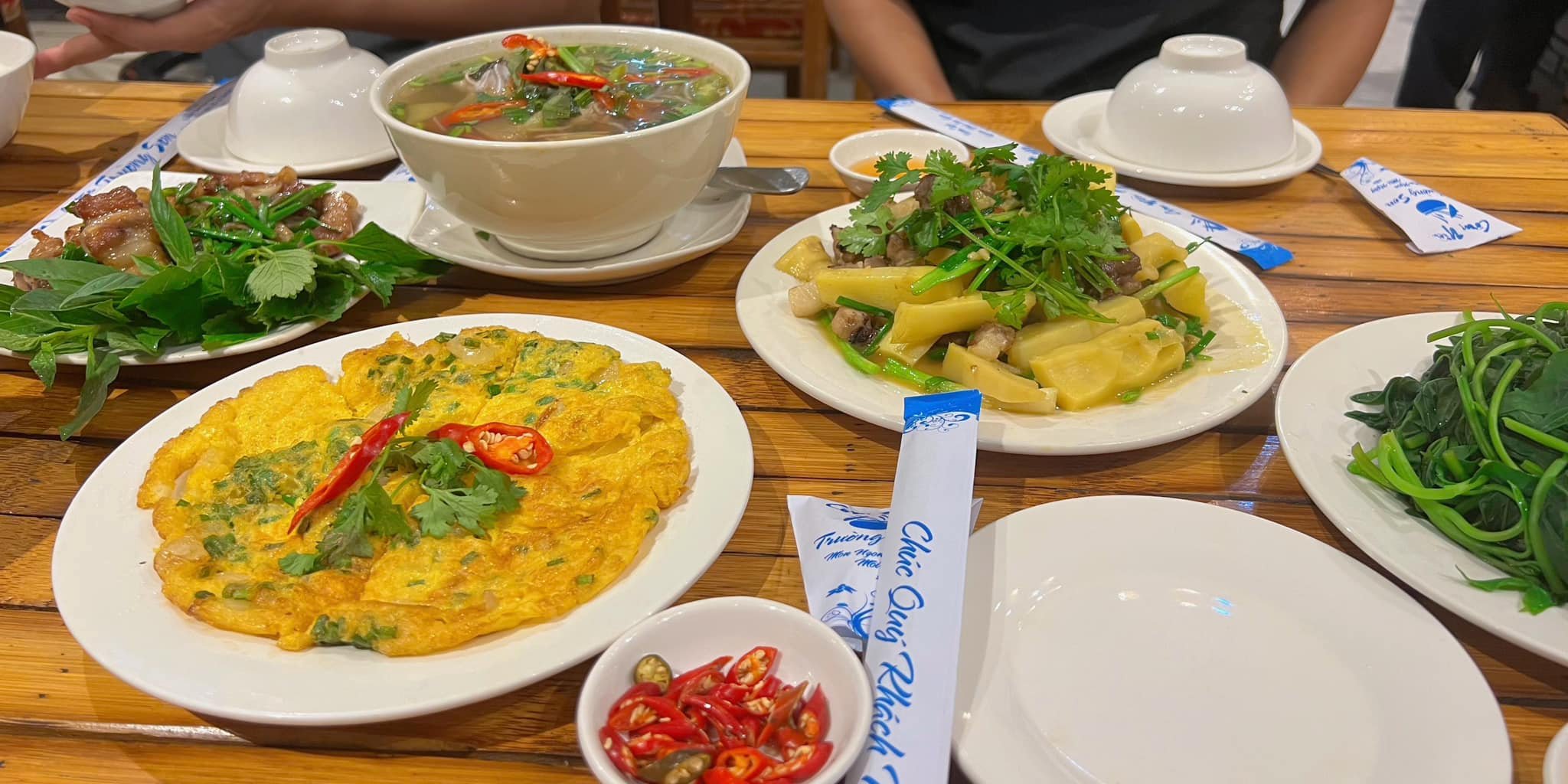 Nhà Hàng Cơm Niêu Trường Sơn ảnh 1