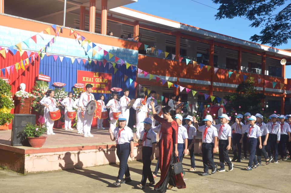 Trường THCS Nguyễn Du ảnh 2
