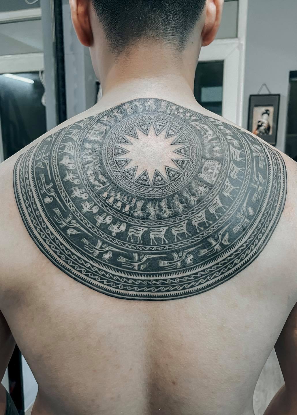 Một cách lưu giữ văn hoá bản sắc dân tộc tại Su Trần Tattoo ảnh 2