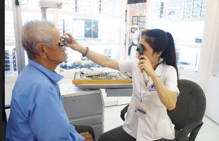 Kính Thuốc Hương EyeCare 010603/CCHN-Y - Kính Thuốc BV Mắt Sài Gòn ảnh 1