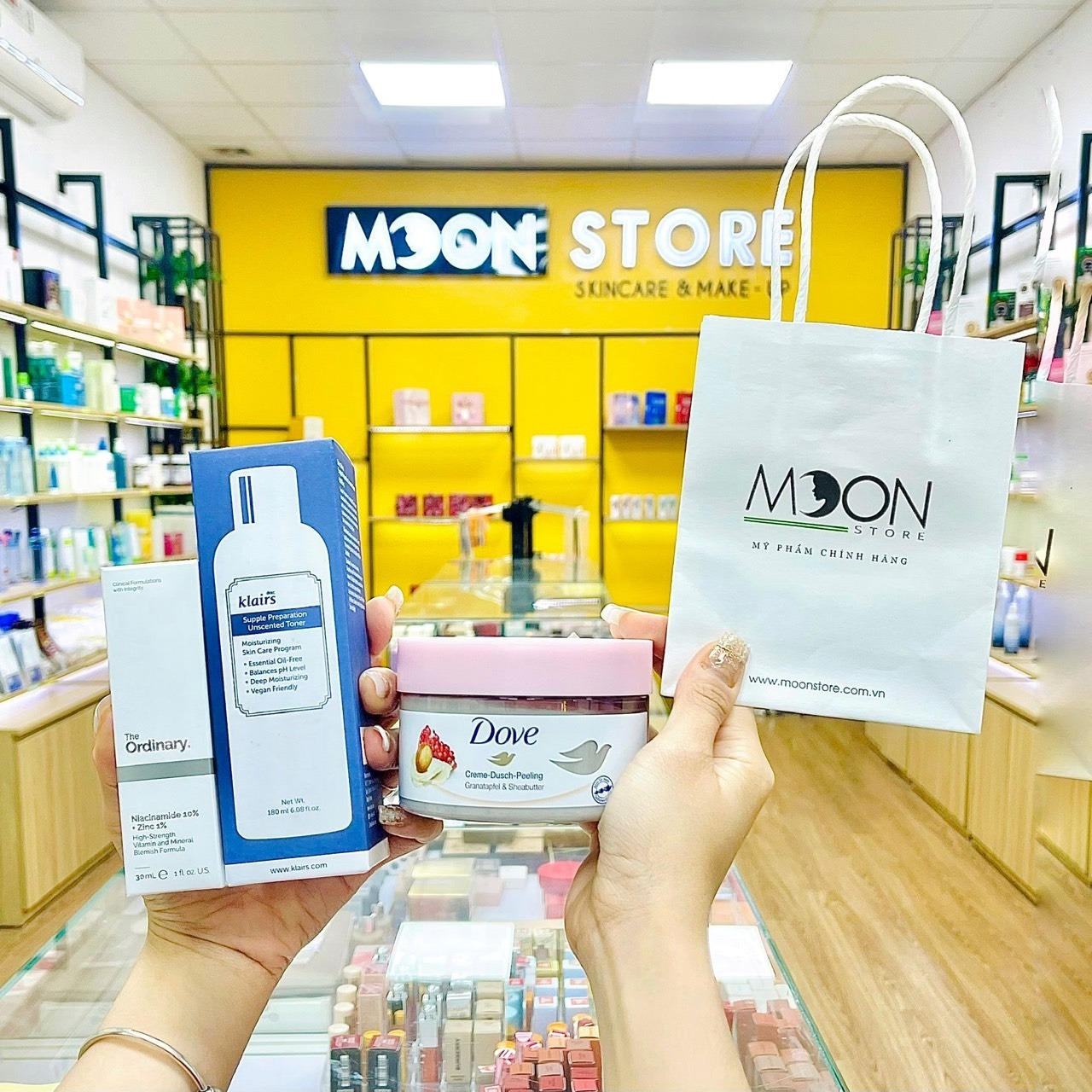 Moon Store ảnh 2