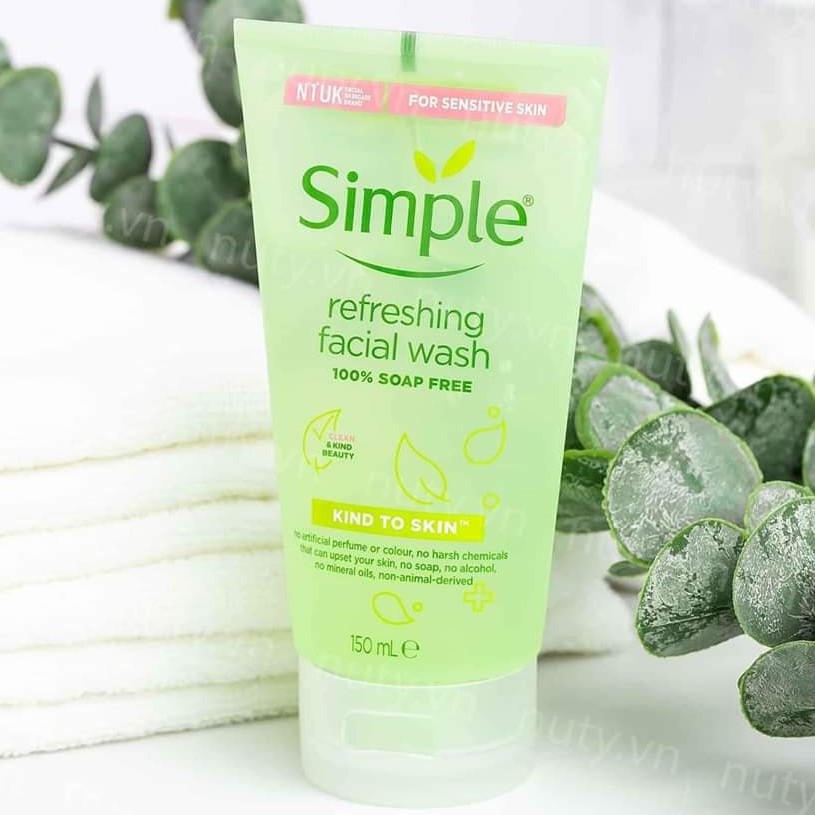 Simple Kind To Skin Refreshing Facial Wash ảnh 1