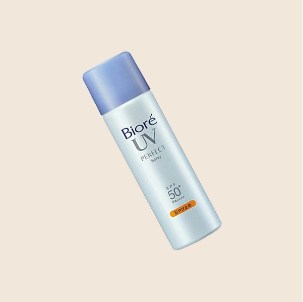 Biore UV Spray SPF 50+ không gây cảm nhờn dính và không tạo lớp màng trắng trên da ảnh 2