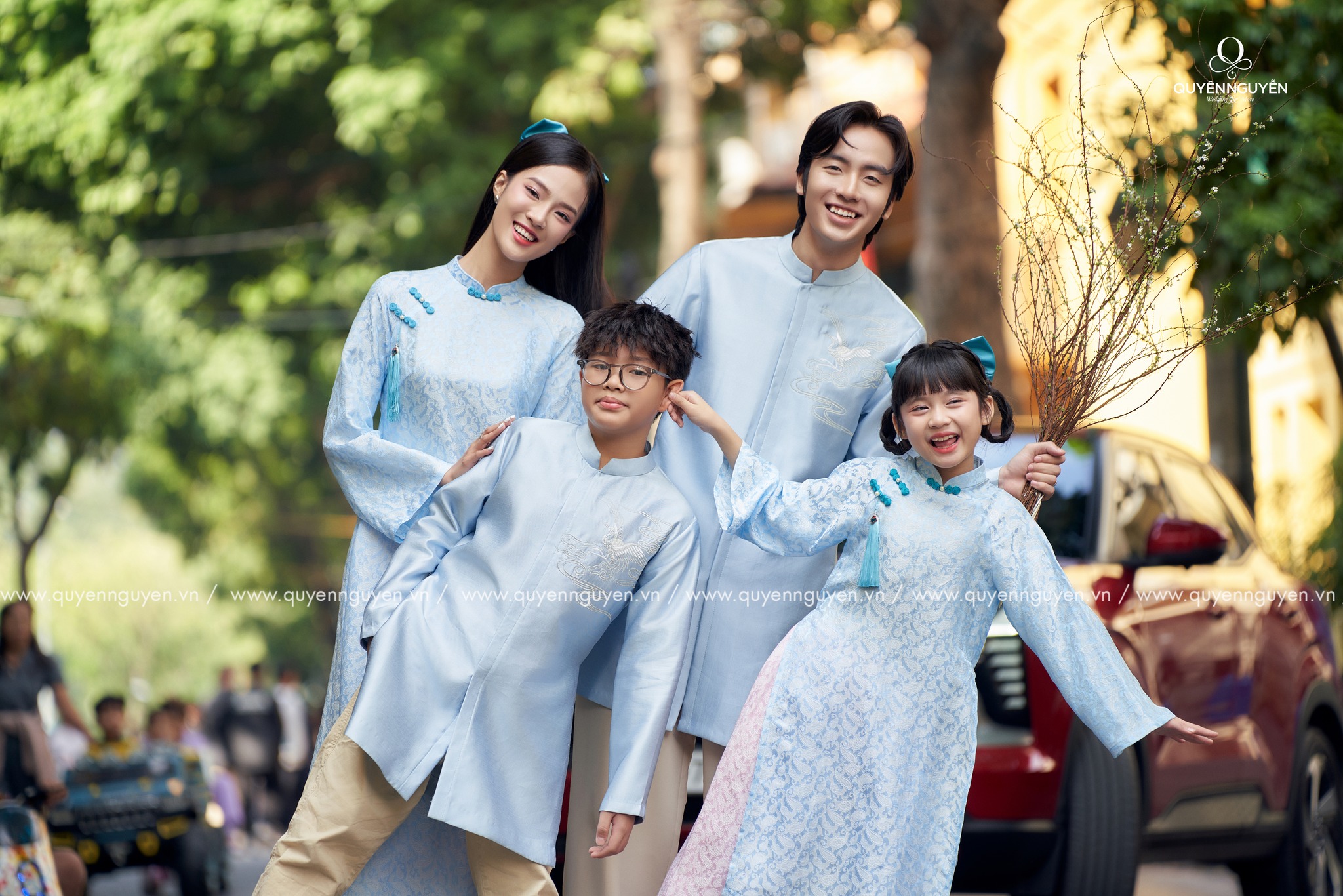 Áo dài Quyên Nguyễn ảnh 2