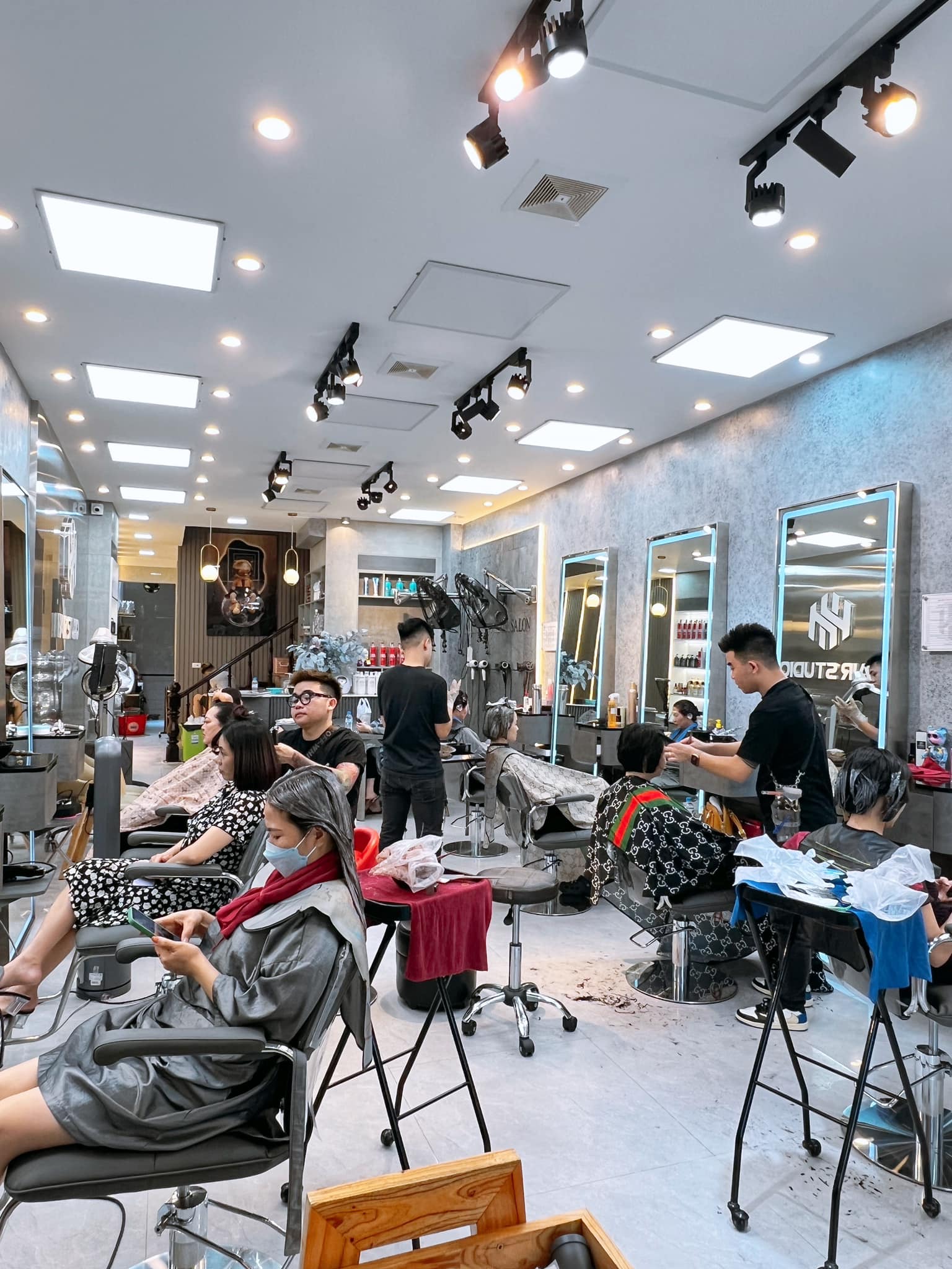 Hoàng Huy Hair Salon ảnh 1