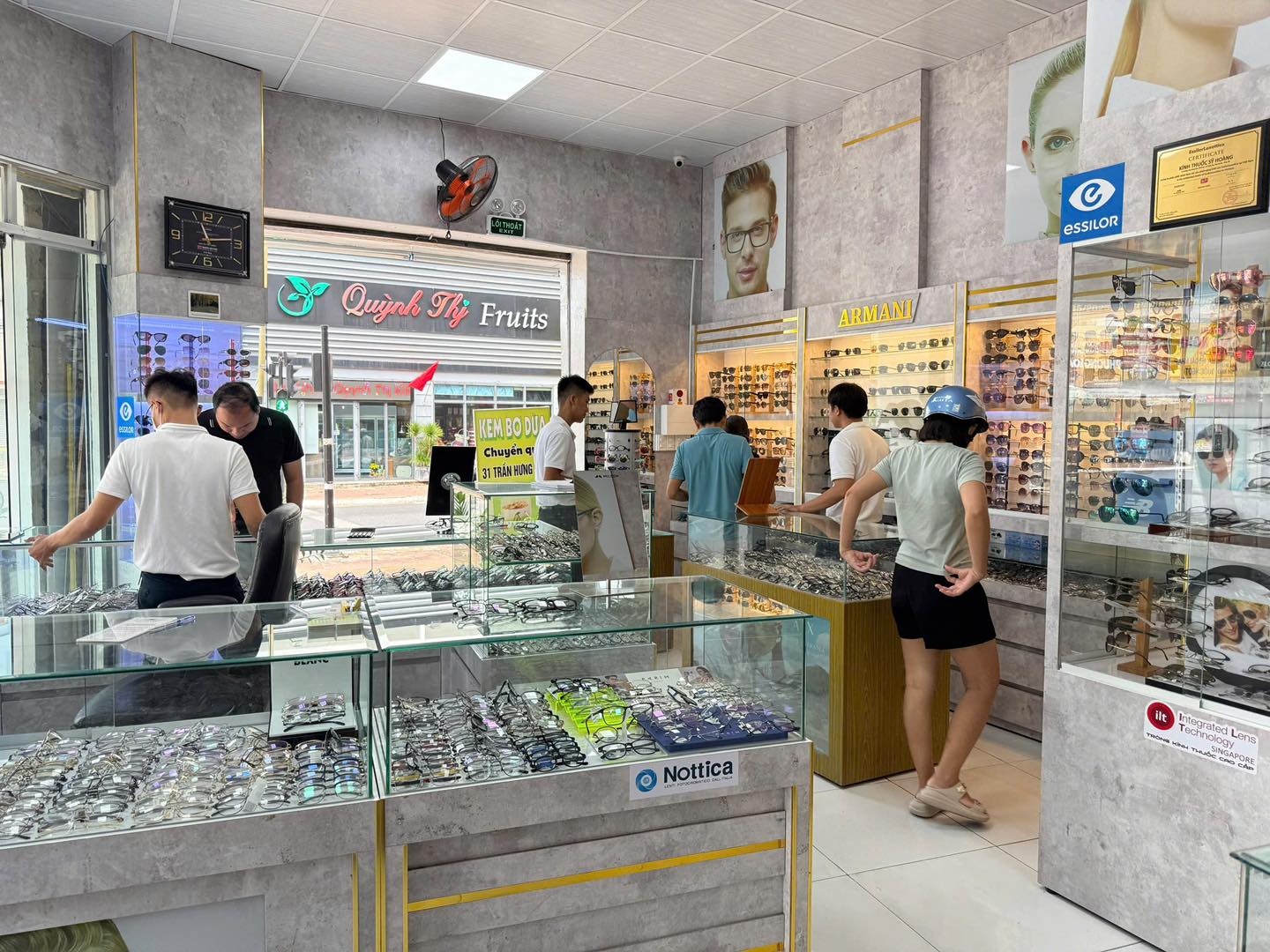 Kính thuốc Sỹ Hoàng ảnh 2