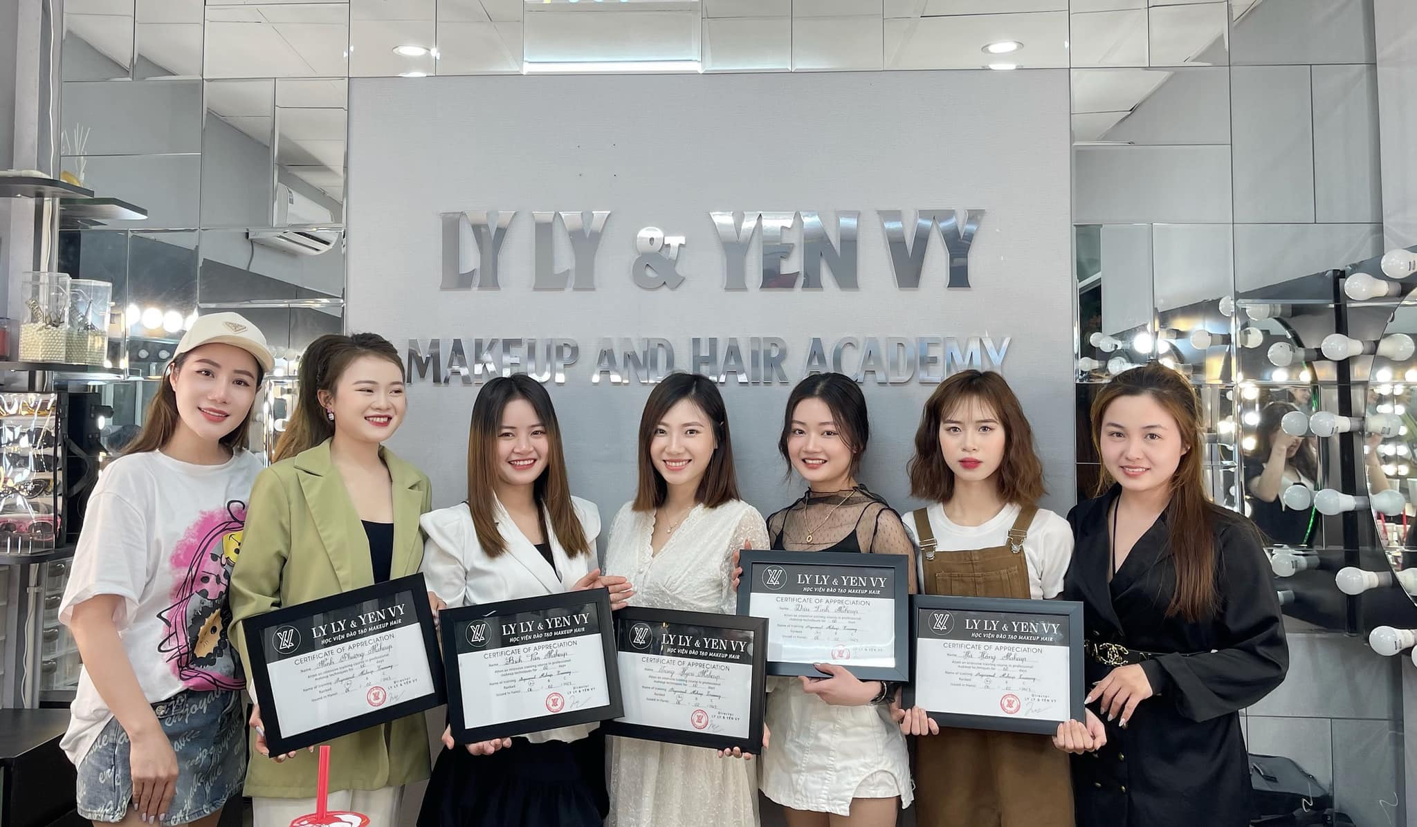 LYLY & YẾNVY Makeup Hair Academy ảnh 1