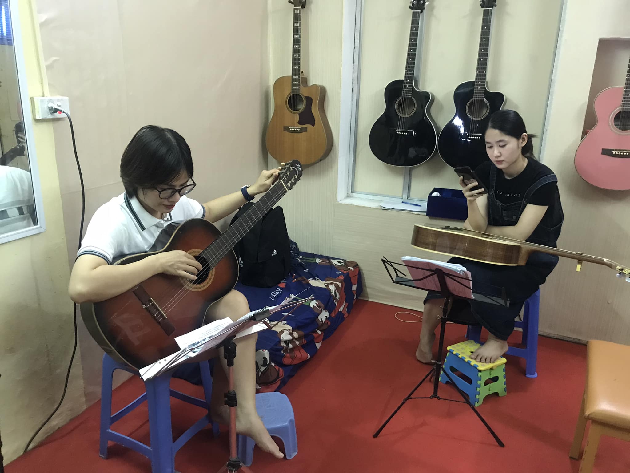 Lớp học guitar Trung Kiên ảnh 1