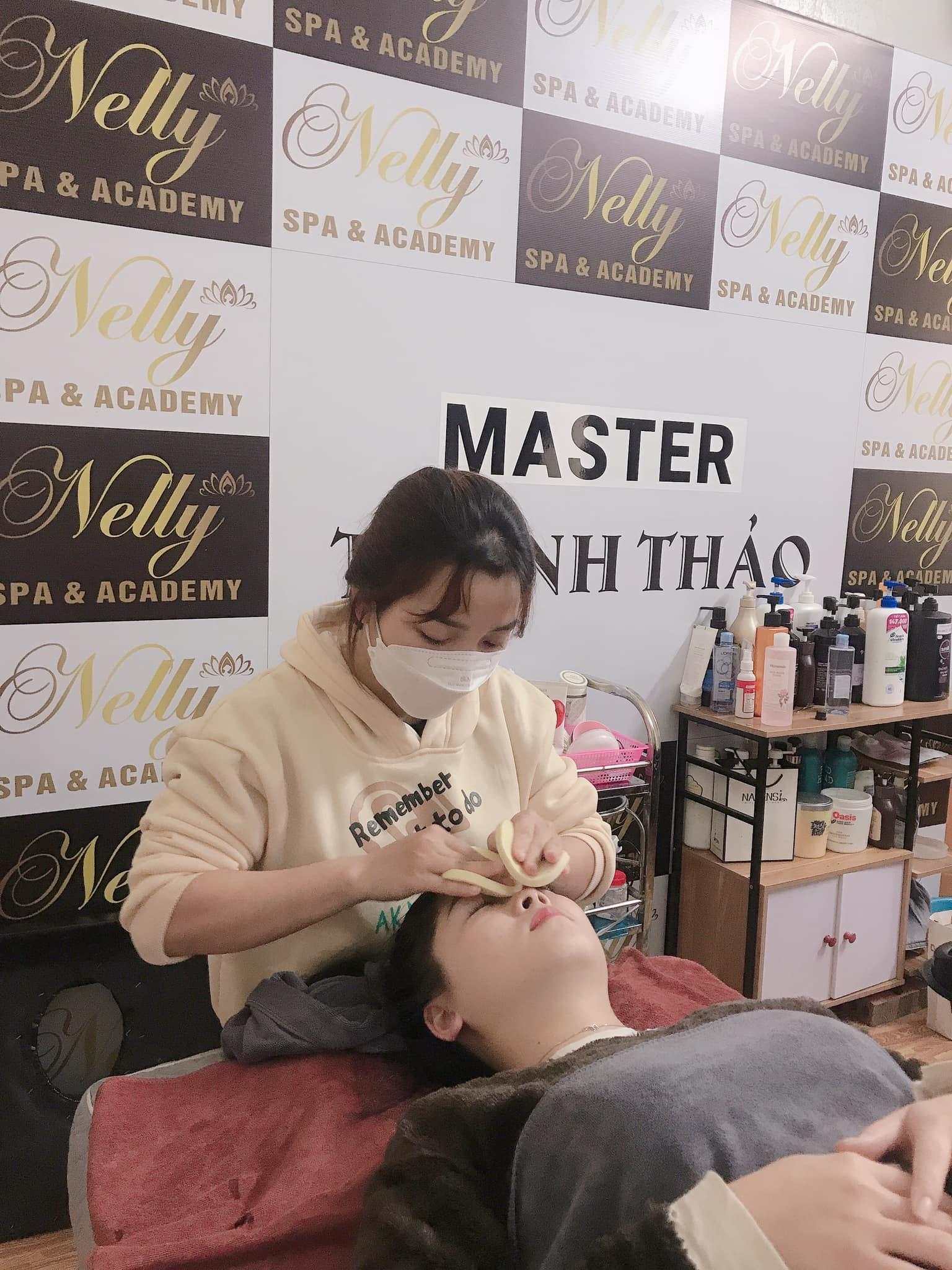 Nelly Spa ảnh 2