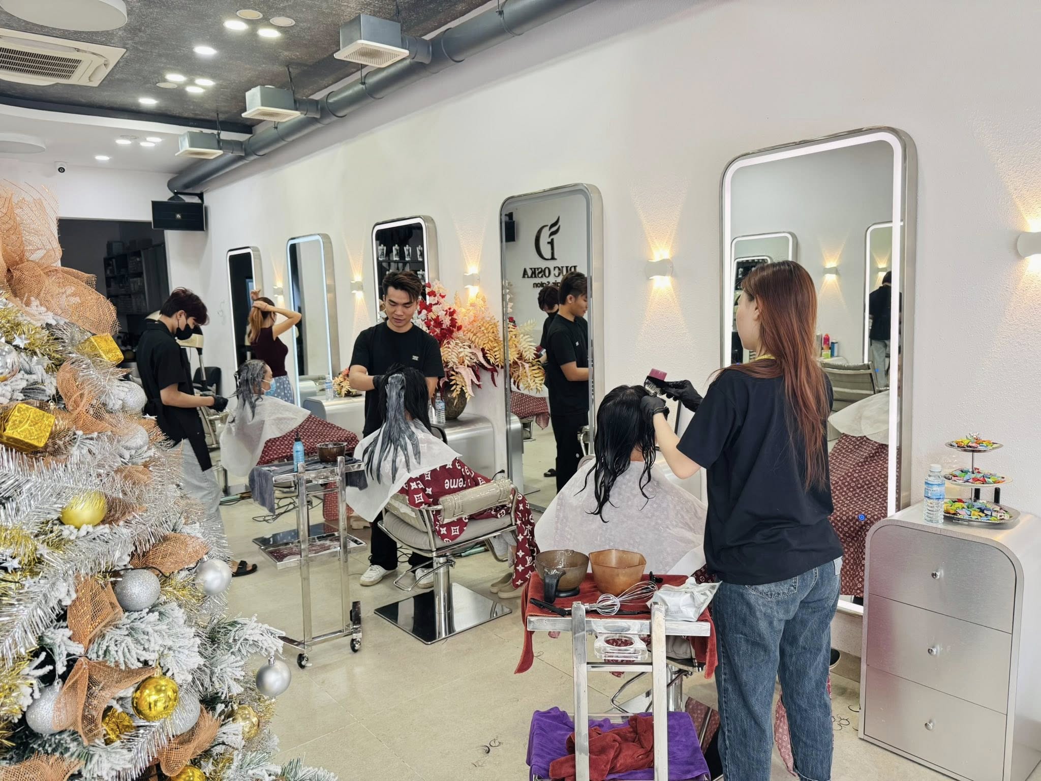 Salon Đức Oska ảnh 1