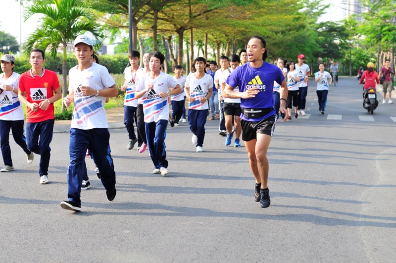 Thực hiện "Ngày chạy bộ vì cuộc sống xanh, sạch, đẹp" ảnh 1