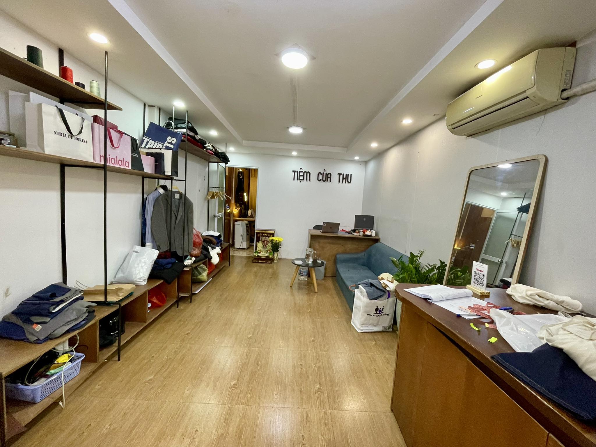 Tiệm Sửa Chữa Quần Áo Của Thu ảnh 1