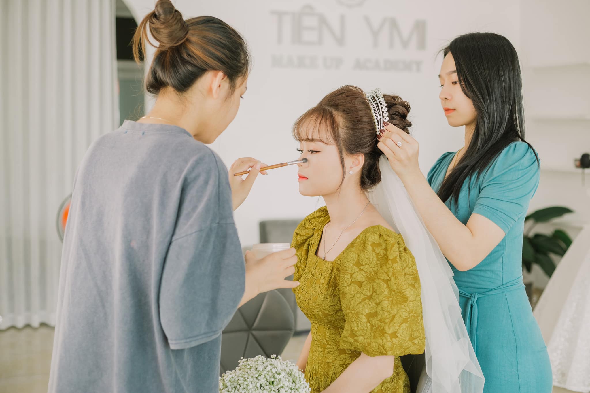 TienYmi Makeup Academy ảnh 1