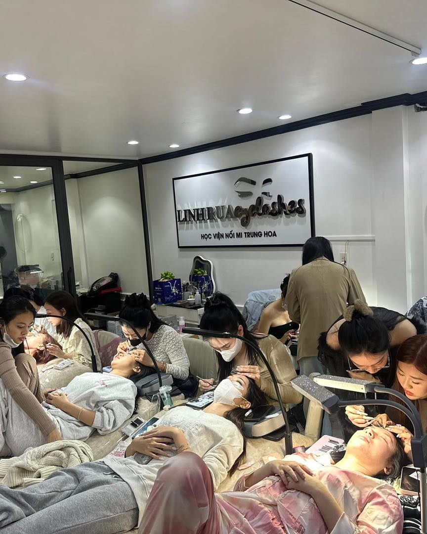 True Beauty - Linh Rùa Nối Mi ảnh 1