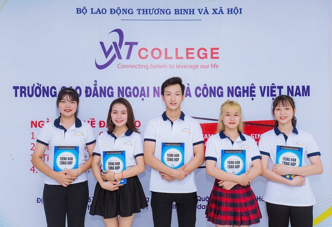 Trường Cao Đẳng Ngoại Ngữ Và Công Nghệ Việt Nam ảnh 1