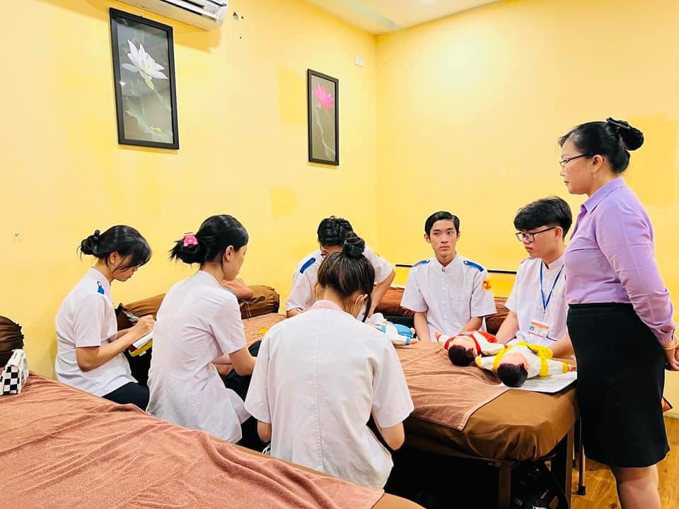 Trường Cao đẳng Viễn Đông ảnh 2