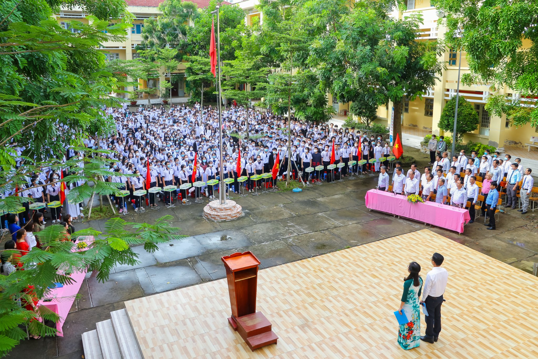 Trường THPT Chuyên Nguyễn Thị Minh Khai ảnh 1