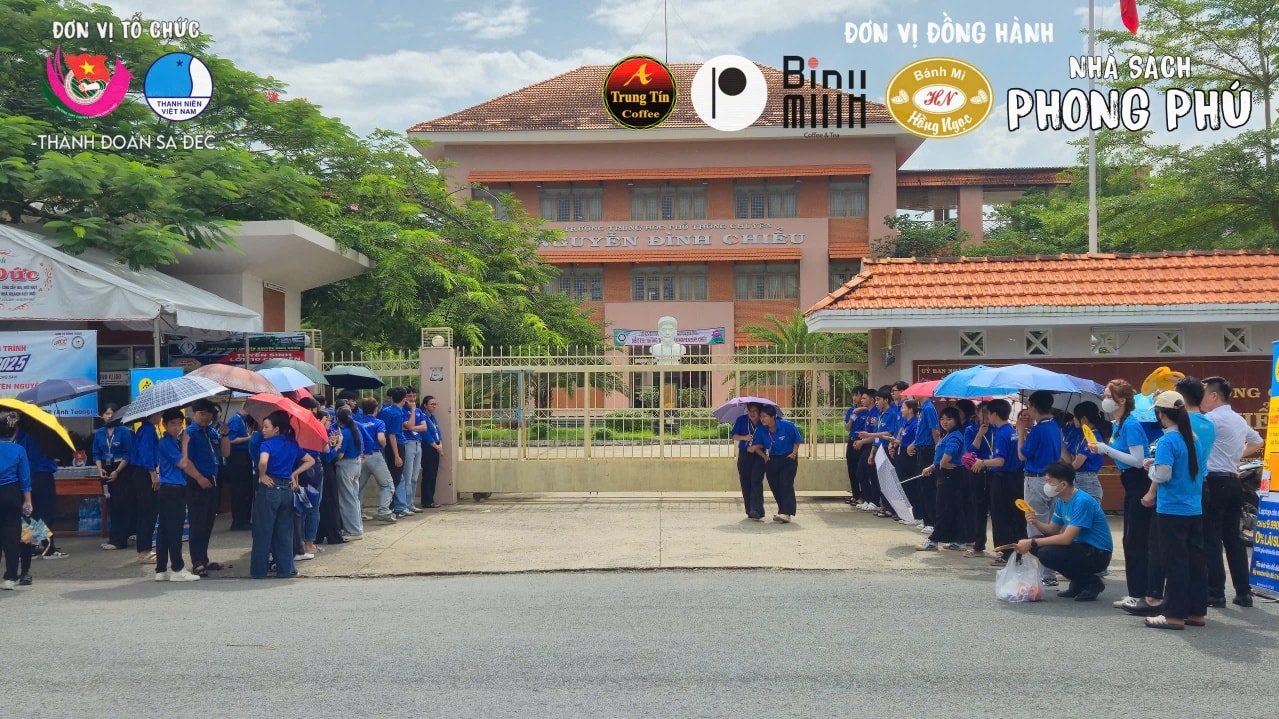 Trường THPT chuyên Nguyễn Đình Chiểu ảnh 2