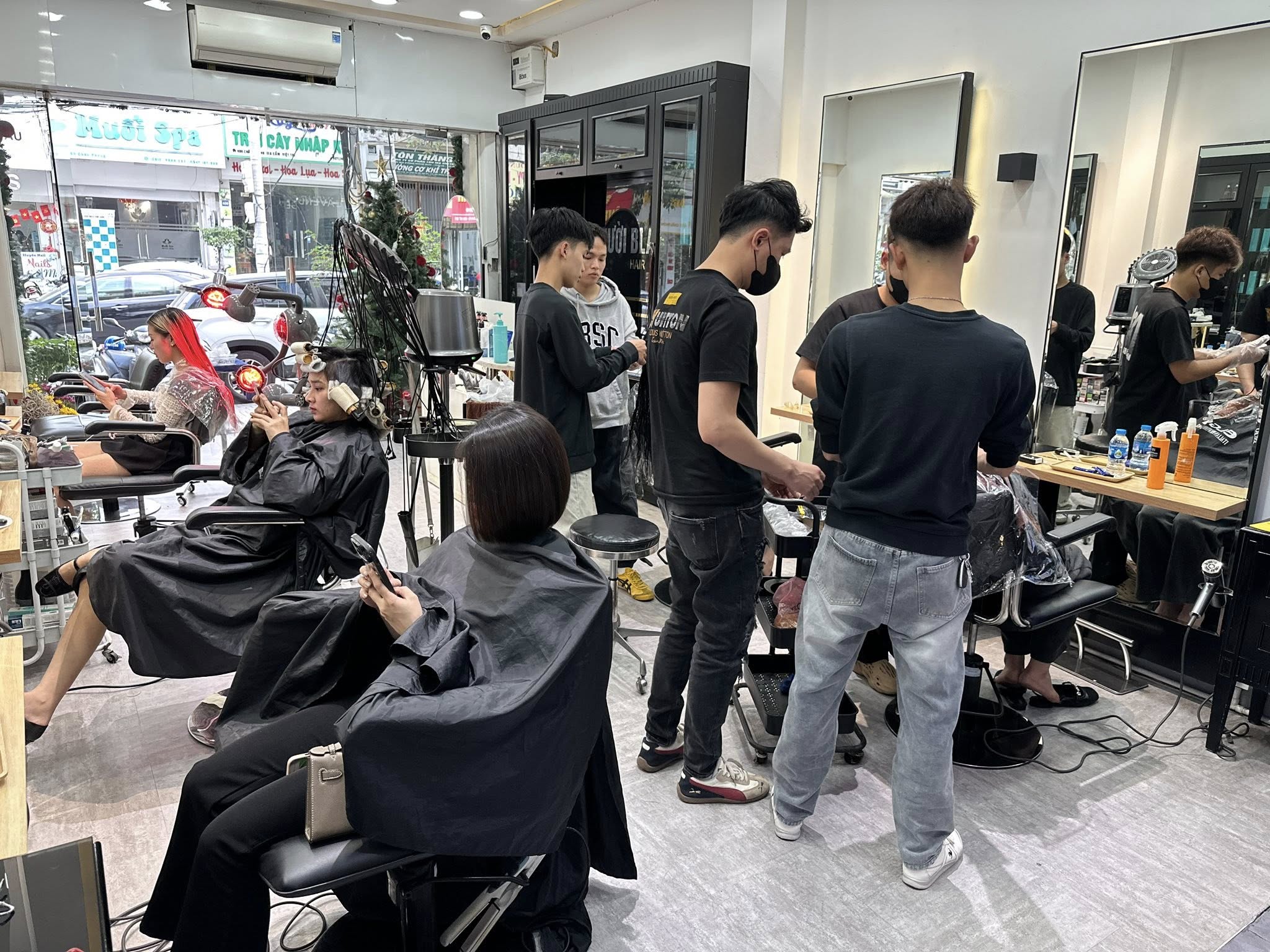 Viện Tóc Quốc Tế Mười Black ảnh 1