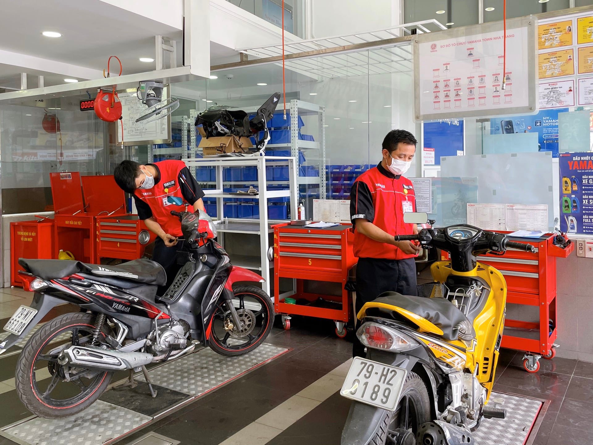 Cho thuê xe máy Yamaha NVX 155 theo ngày tại Nha Trang
