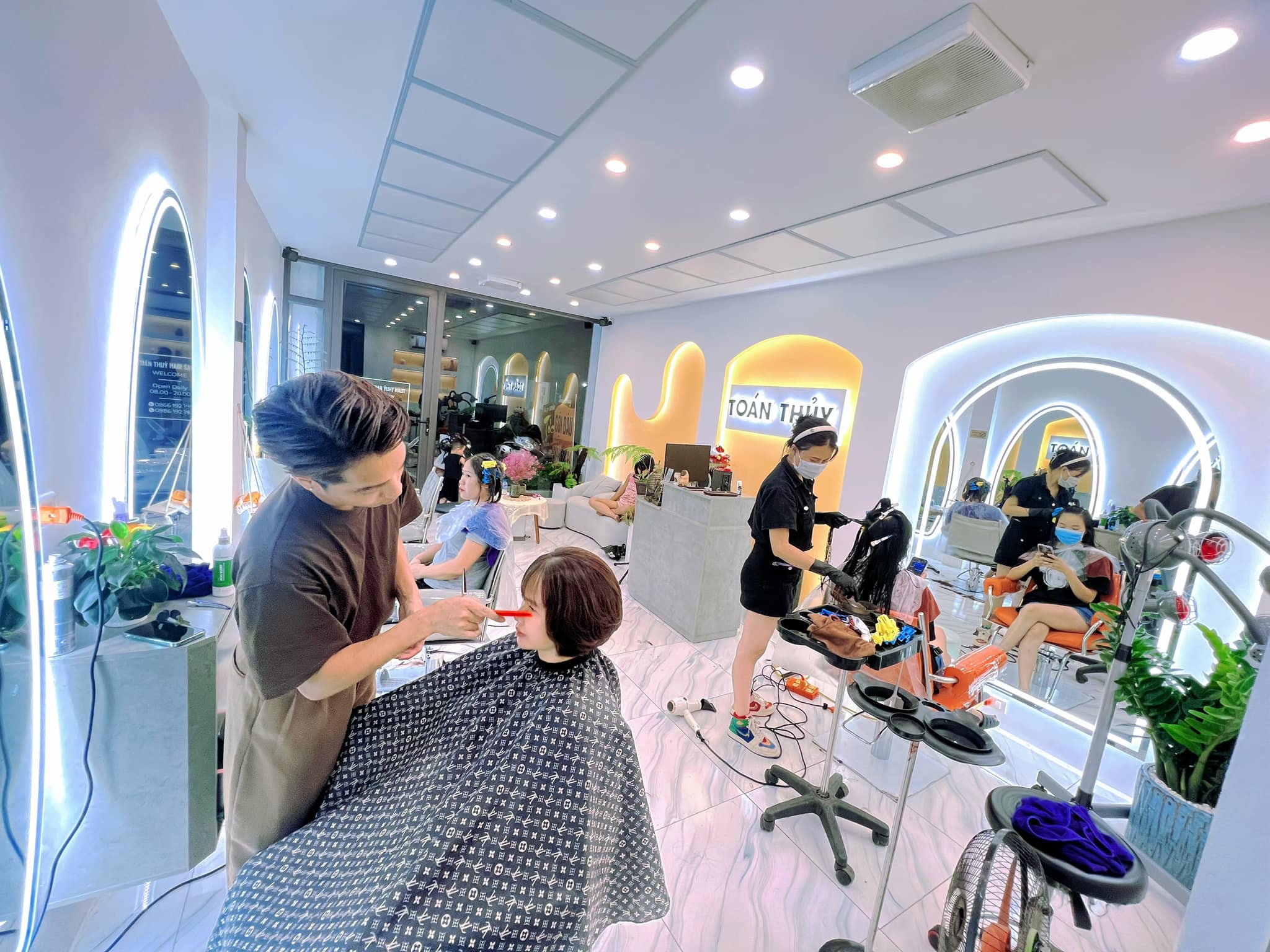 Beauty Salon Toán Thuỷ ảnh 2