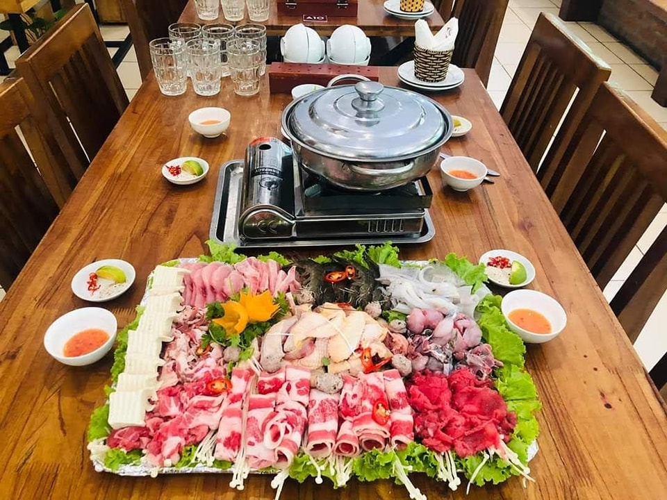 GẬT GÙ QUÁN ảnh 1