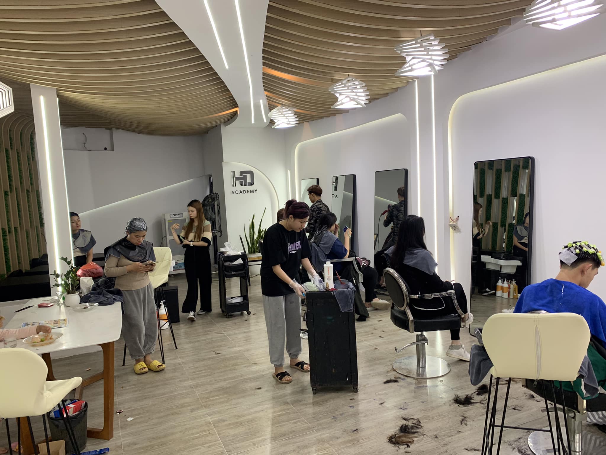 Hair Salon Hùng Ốc ảnh 2