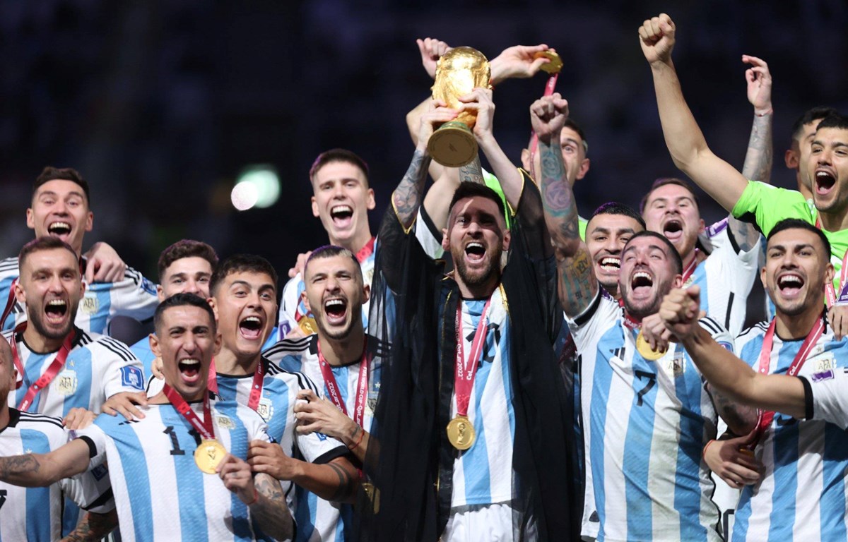 Messi ăn mừng chiến thắng năm 2022 ảnh 2