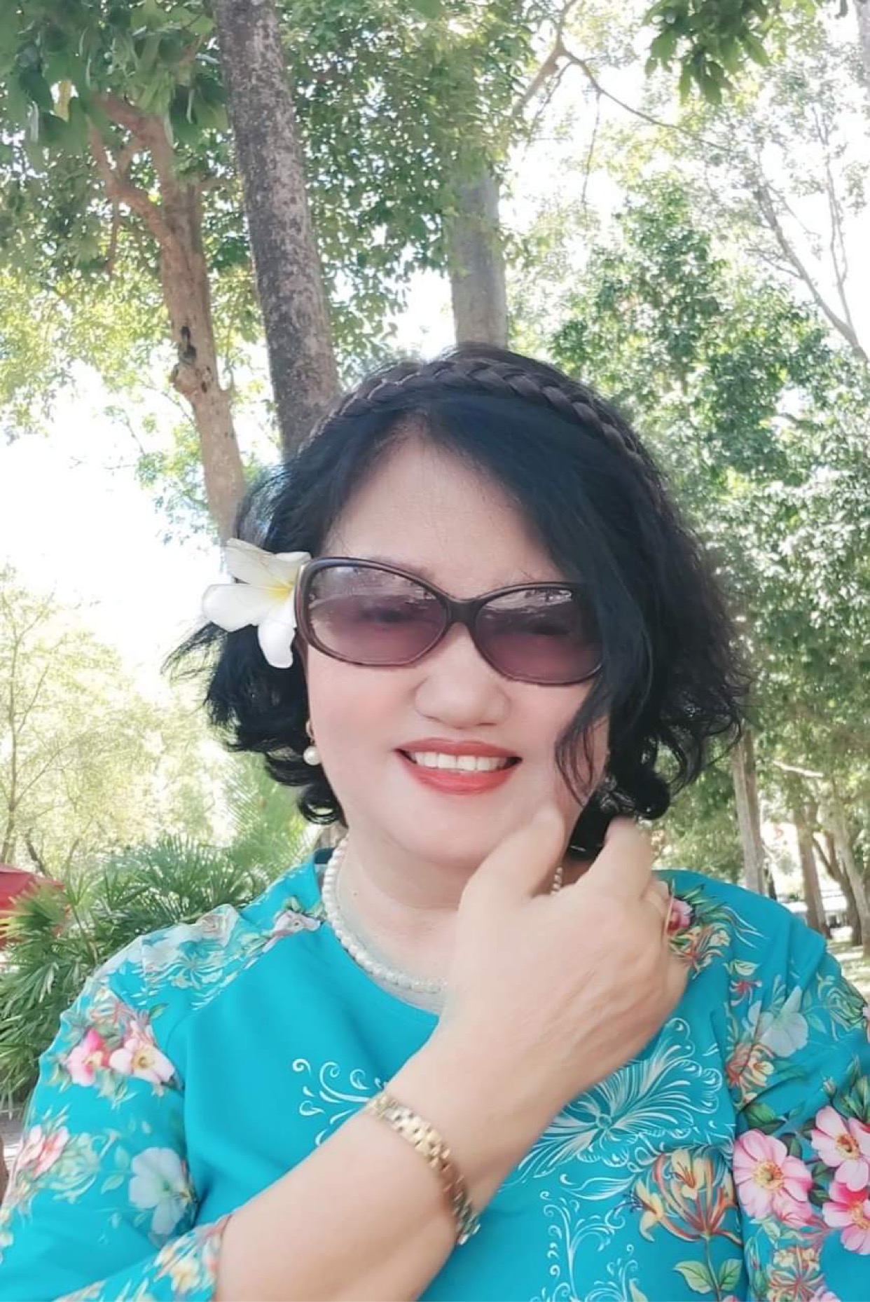 Nhà thơ Huong Mrs Le ảnh 1