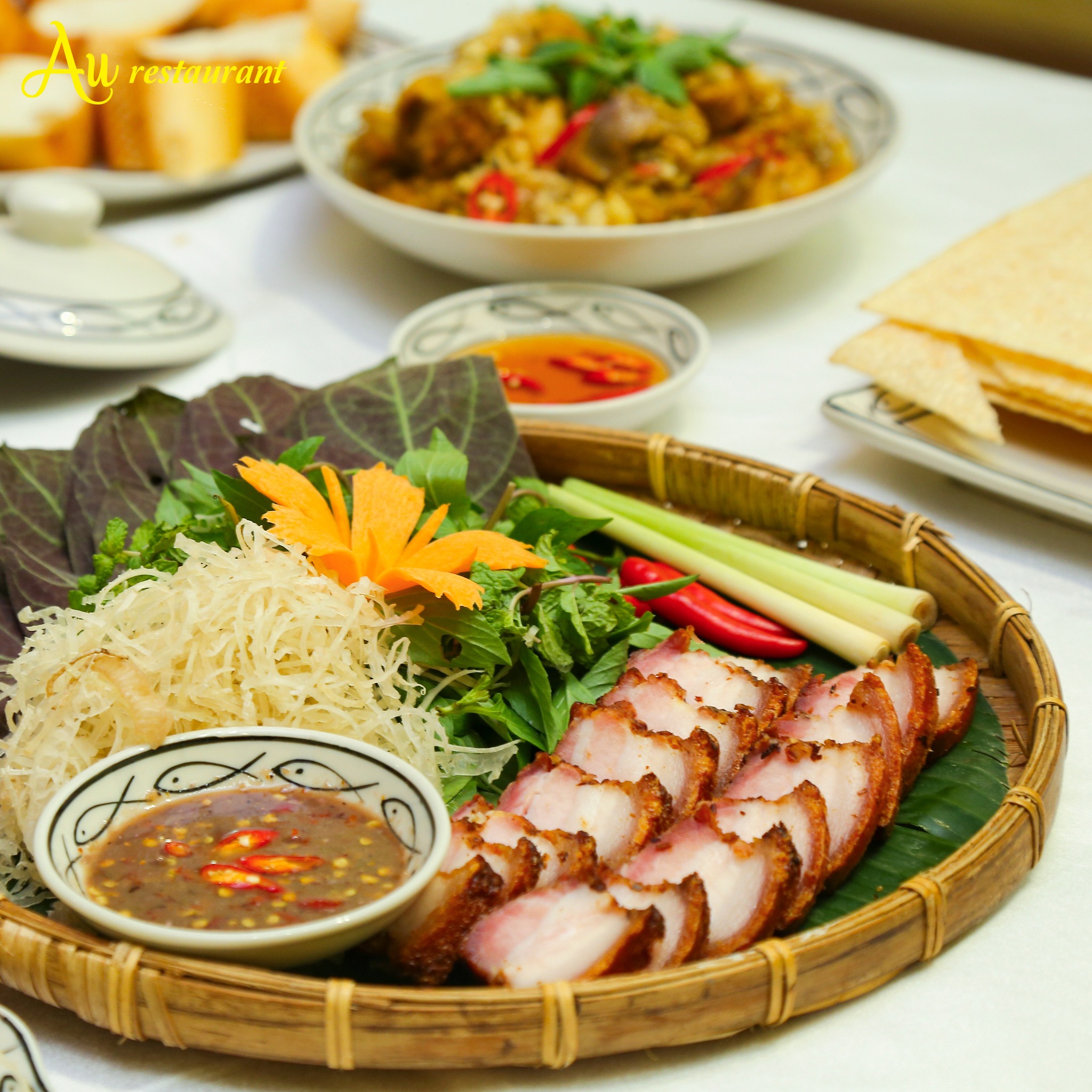 Au restaurant ảnh 2