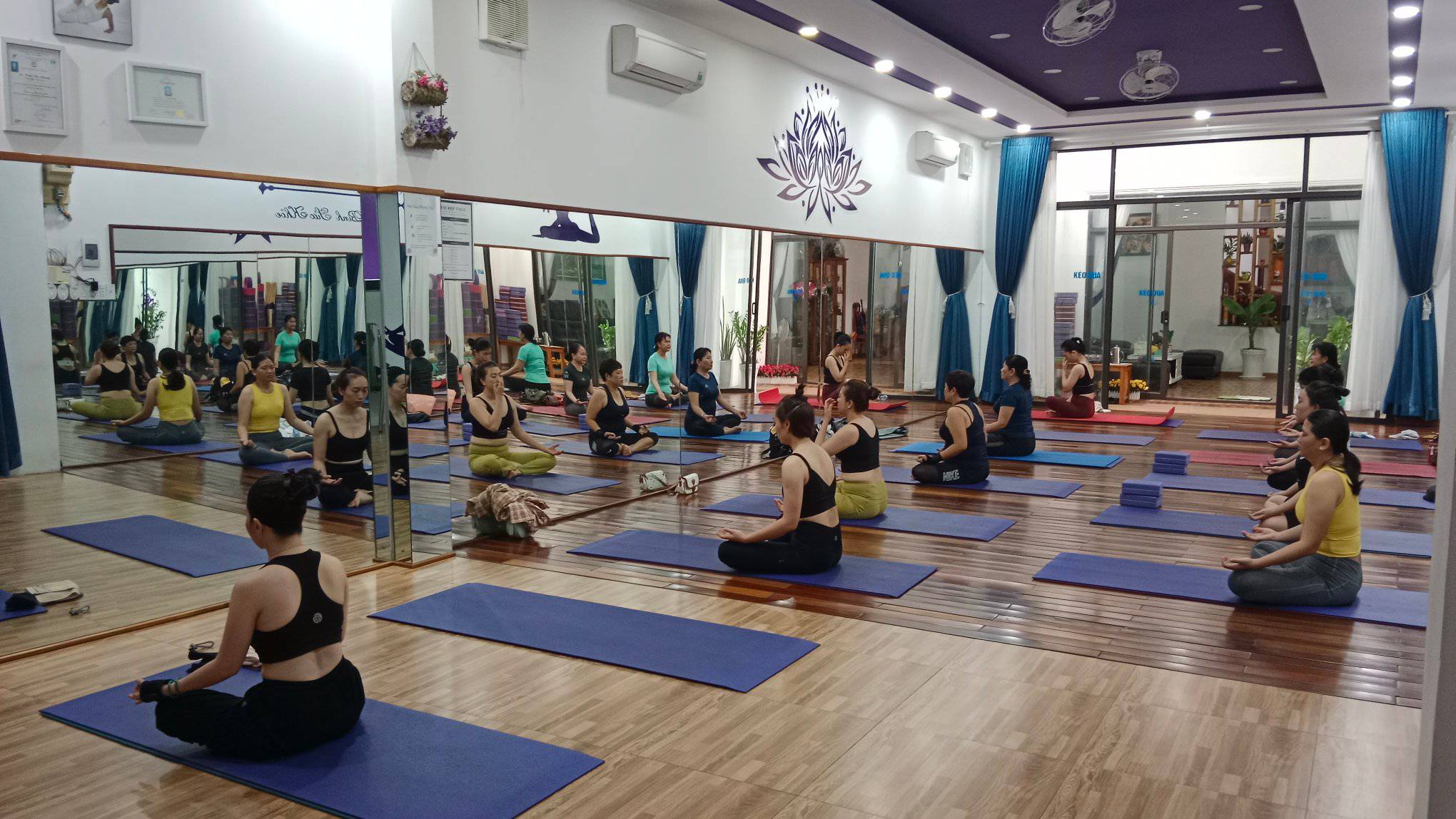 Khỏe Đẹp Yoga ảnh 1