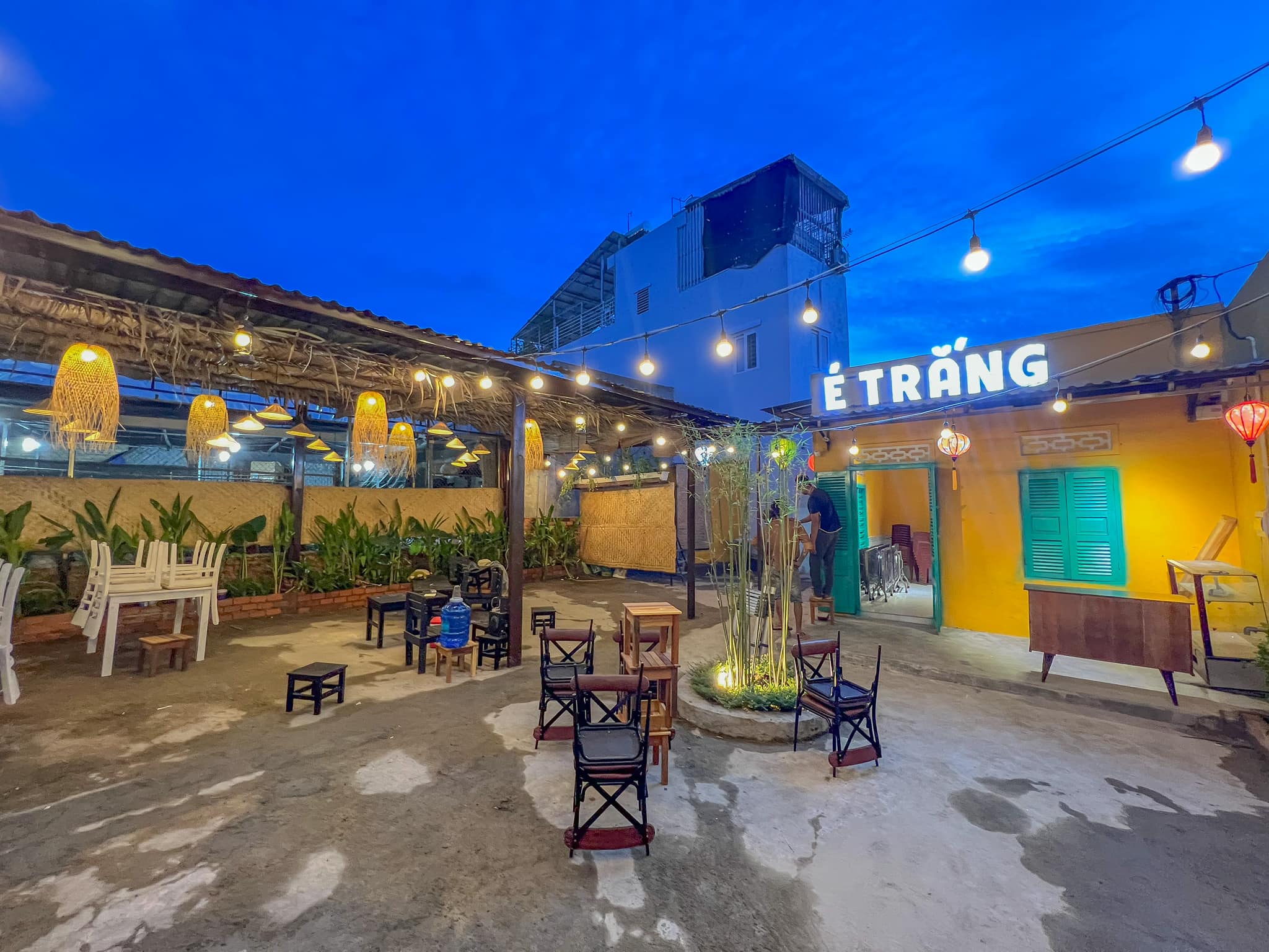 Tiệm Nhậu É Trắng ảnh 1