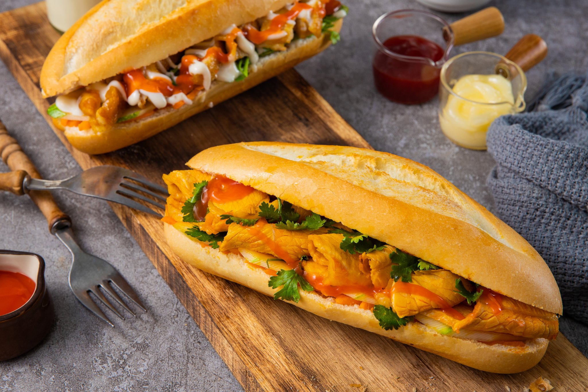 Bánh mì V+ thơm ngon ảnh 1