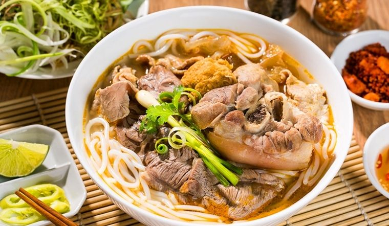 Bún bò O Huế ảnh 1