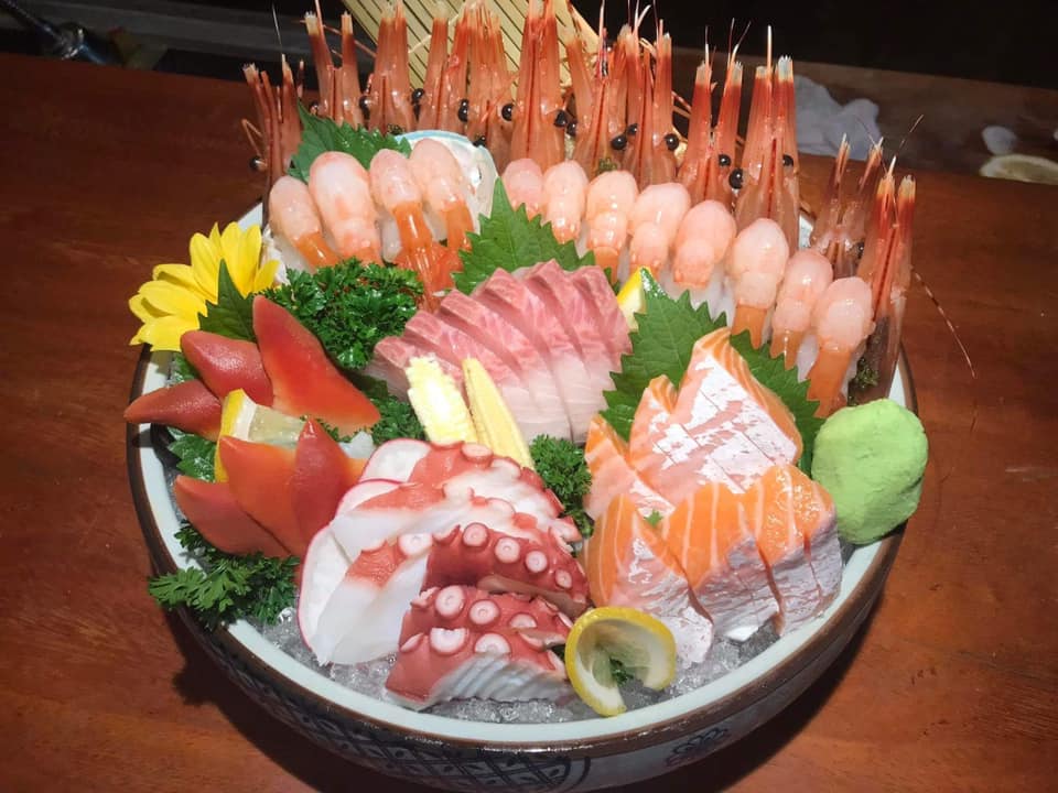 Sashimi tại nhà hàng ảnh 1