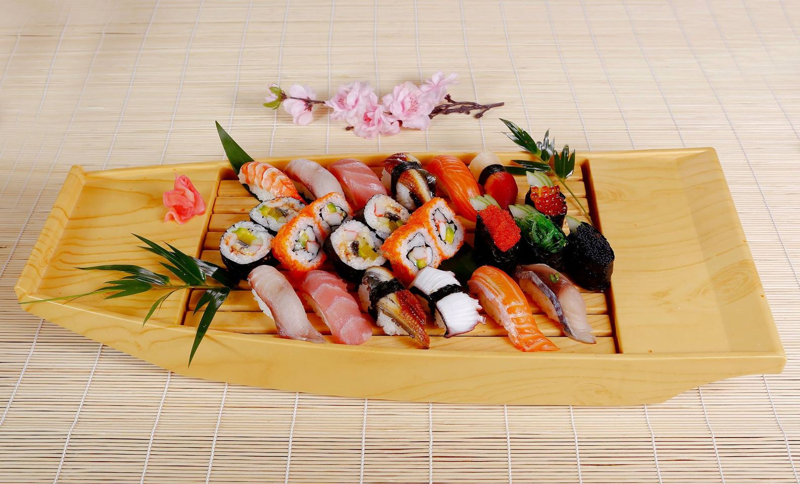 Set sushi & sashimi tổng hợp ảnh 2