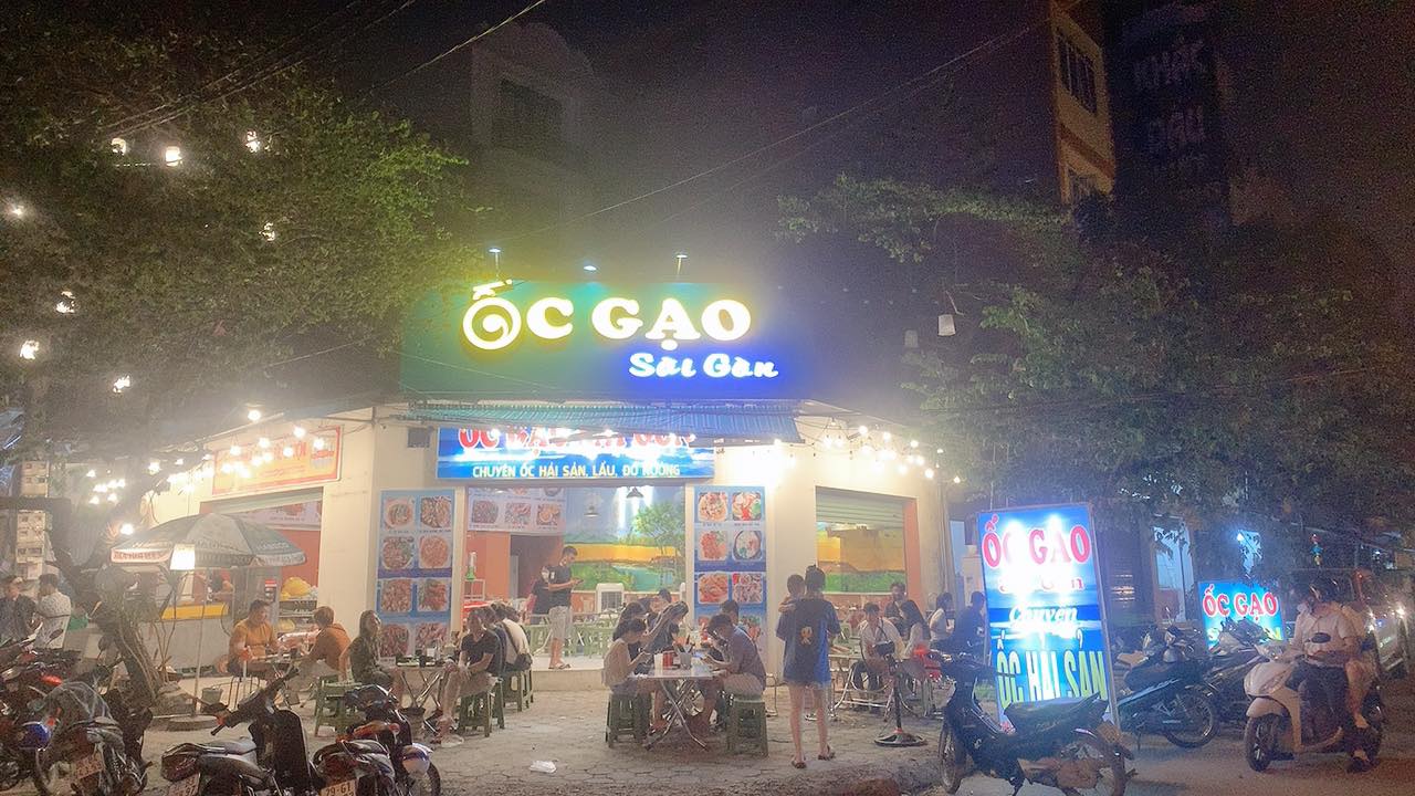 Quán Ốc Gạo rộng rãi, thoáng mát ảnh 3