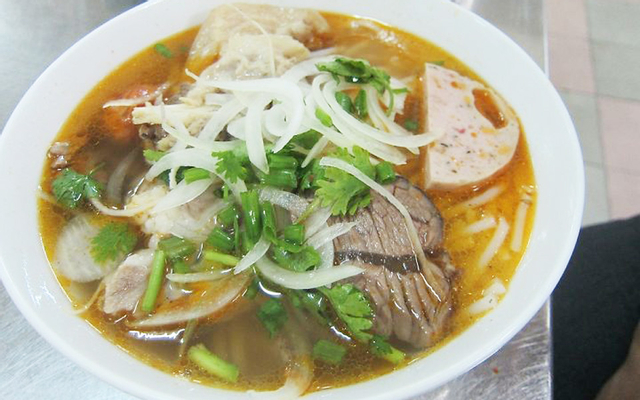 Bún bò Huế ảnh 2