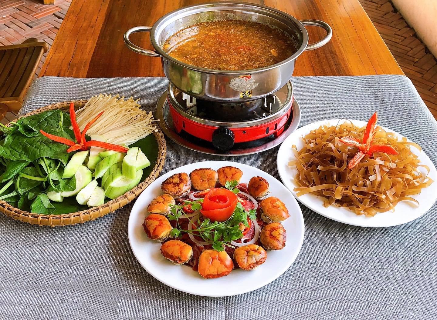 Lẩu cua đồng bắp bò ảnh 1