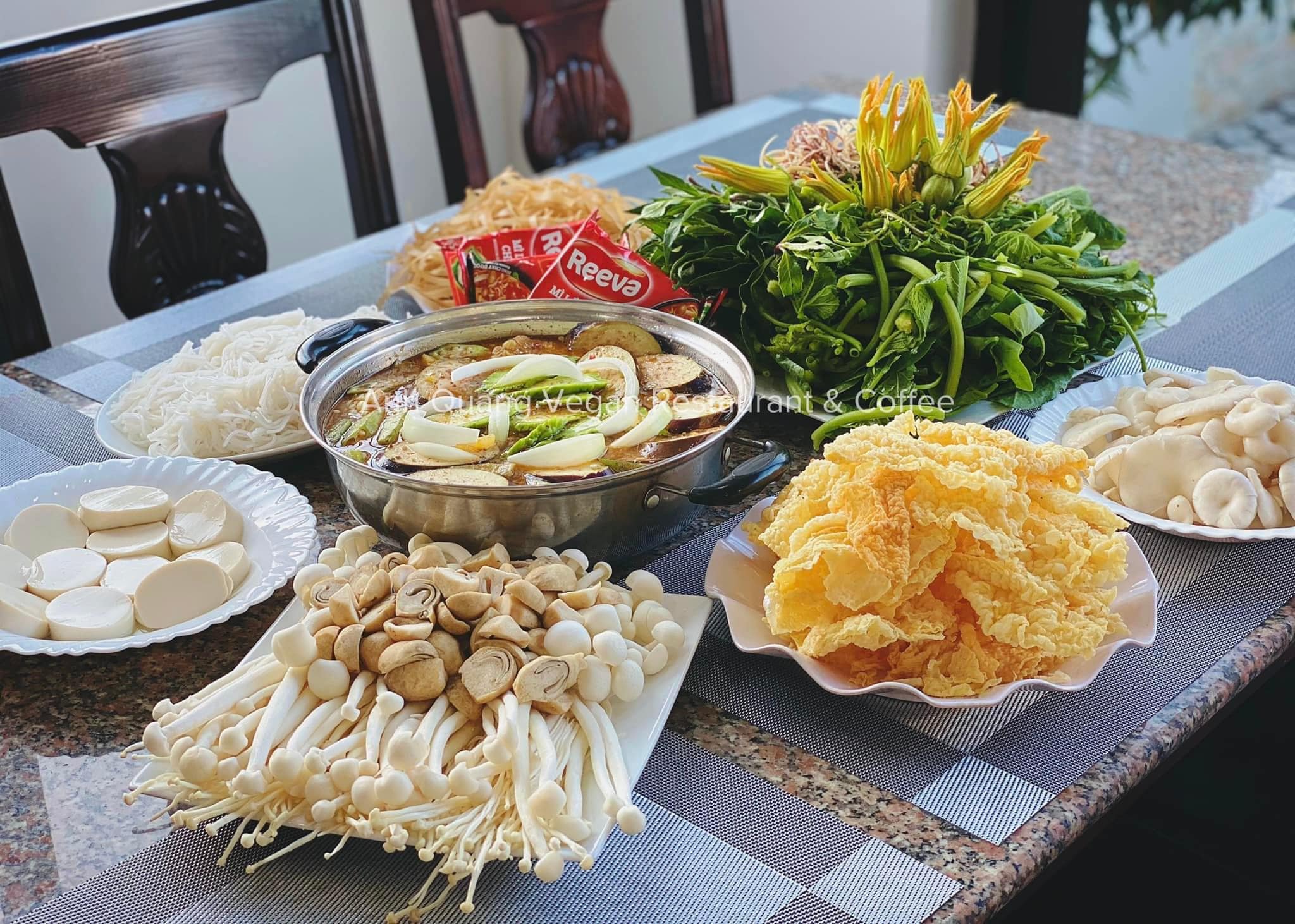 Ánh Quang Vegan Restaurant & Coffee ảnh 1