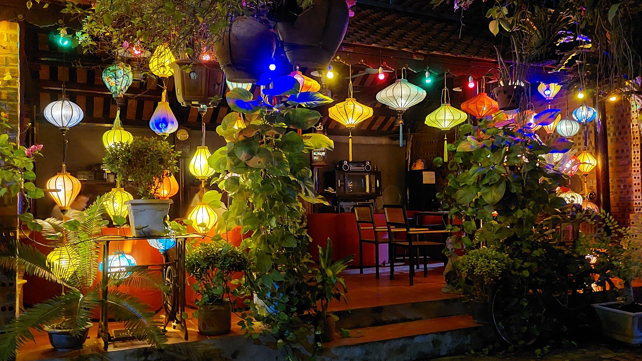 Cafe Kẻ Gám ảnh 2