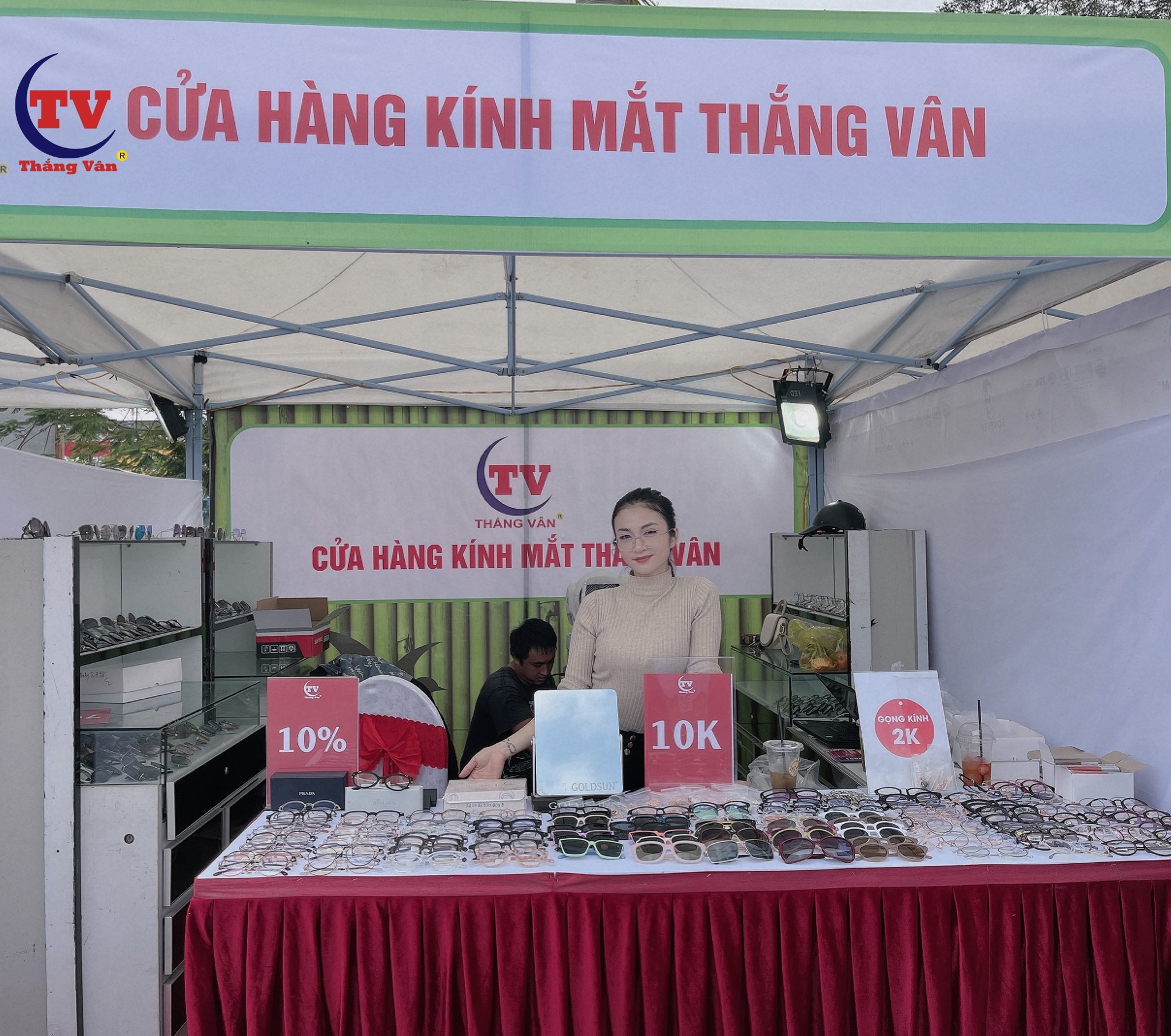 Mắt Kính Thắng Vân ảnh 1