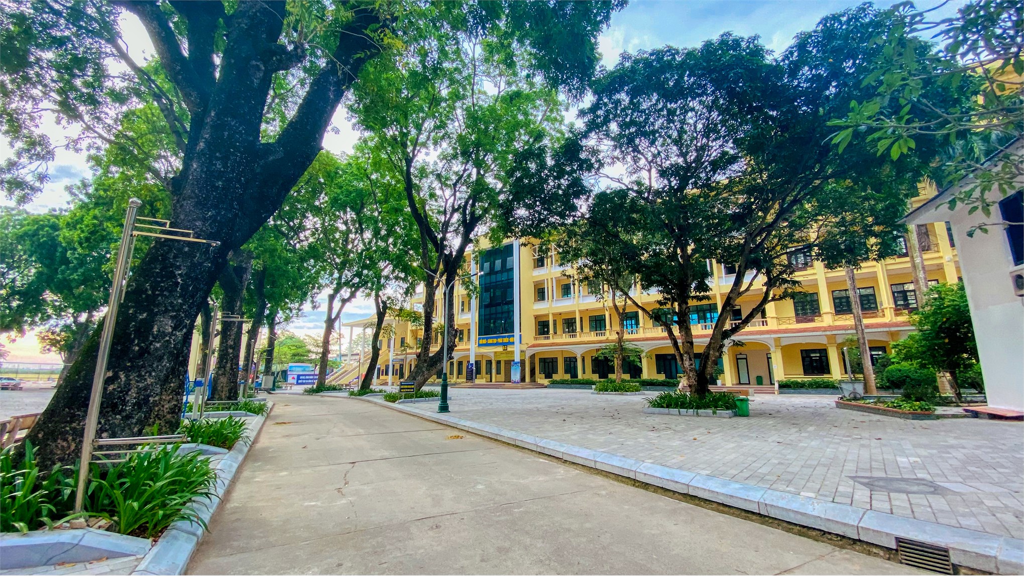 Đại học Công nghiệp Hà Nội ảnh 2