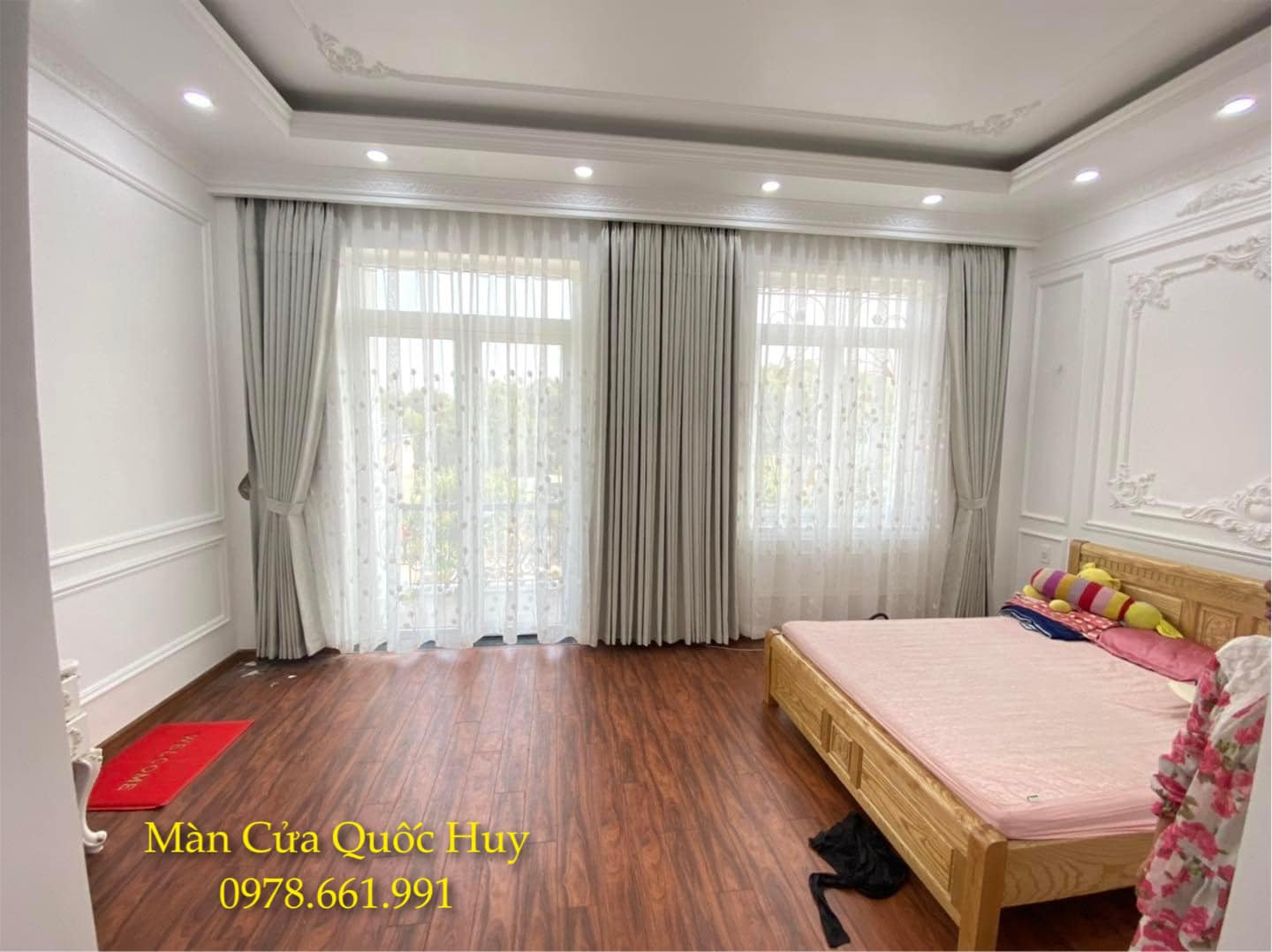 Màn cửa Quốc Huy ảnh 1